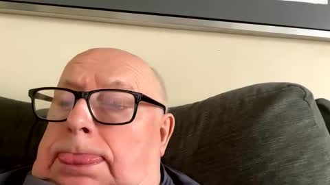 Snapshot of horny_147 chatting on April 10, 10:09 am Cum suck Me off online show from April 10, 10:09 am
