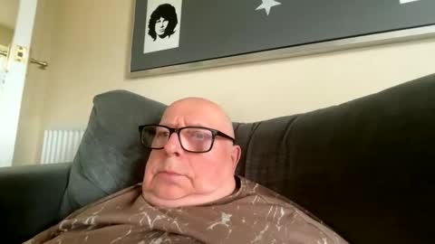 Snapshot of horny_147 chatting on April 17, 10:29 am Cum suck Me off online show from April 17, 10:29 am