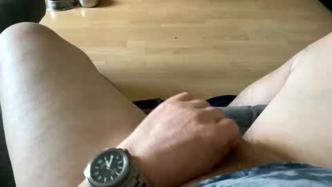 Snapshot of horny_147 chatting on May 11, 12:11 pm Cum suck Me off online show from May 11, 12:11 pm