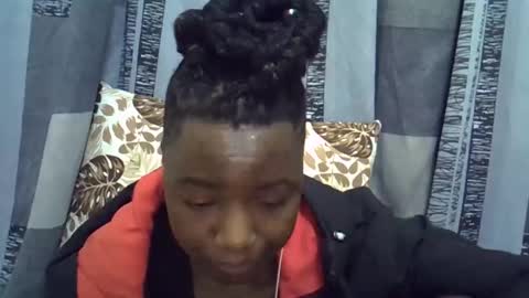 Leila online show from April 5, 6:38 pm