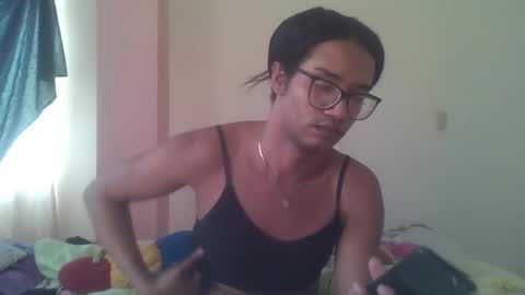 Snapshot of horny_brii chatting on June 14, 6:32 pm horny_brii online show from June 14, 6:32 pm