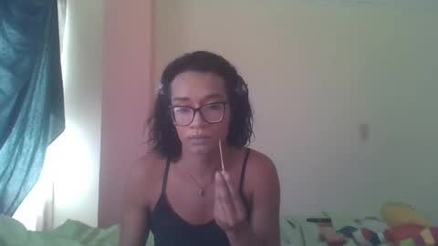 Snapshot of horny_brii chatting on June 17, 6:31 pm horny_brii online show from June 17, 6:31 pm