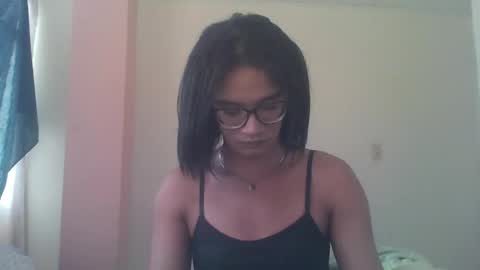 Snapshot of horny_brii chatting on June 23, 10:30 pm horny_brii online show from June 23, 10:30 pm