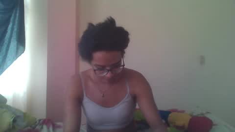 Snapshot of horny_brii chatting on June 28, 7:09 pm horny_brii online show from June 28, 7:09 pm