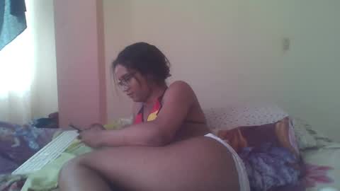 Snapshot of horny_brii chatting on July 7, 8:24 pm horny_brii online show from July 7, 8:24 pm