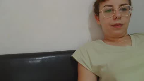 Snapshot of horny_hey chatting on September 25, 8:40 am Serena online show from September 25, 8:40 am