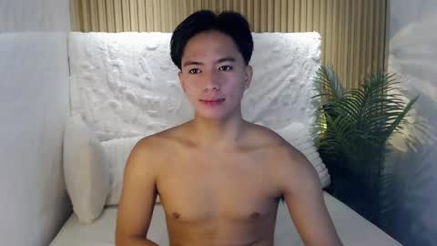 Snapshot of horny_jamesxx chatting on May 20, 12:39 am cum boy james online show from May 20, 12:39 am