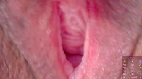 The girl with butterfly lips online show from September 28, 9:09 pm