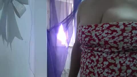 Snapshot of horny_mommy17 chatting on October 13, 3:34 pm armina online show from October 13, 3:34 pm