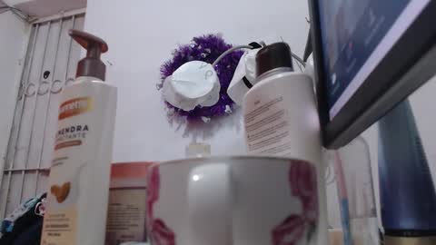 Snapshot of horny_mommy17 chatting on April 26, 3:10 pm armina online show from April 26, 3:10 pm