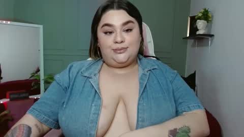 Snapshot of horny_neighbors_ chatting on December 4, 6:44 am onlyTiffany I broke up with frank 10 days ago online show from December 4, 6:44 am