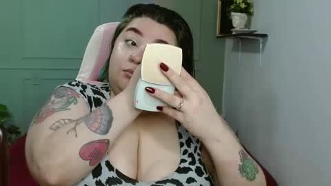 Snapshot of horny_neighbors_ chatting on January 6, 6:58 am onlyTiffany I broke up with frank 10 days ago online show from January 6, 6:58 am