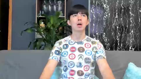 Alex and Camilo online show from October 11, 8:29 pm