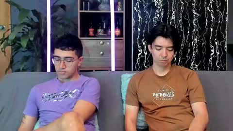 Alex and Camilo online show from June 1, 3:03 pm