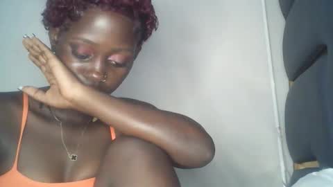 Snapshot of hornybella84 chatting on April 8, 8:14 am Bella online show from April 8, 8:14 am