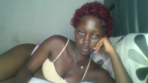 Snapshot of hornybella84 chatting on April 10, 6:51 am Bella online show from April 10, 6:51 am