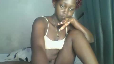 Snapshot of hornybella84 chatting on April 11, 5:34 am Bella online show from April 11, 5:34 am