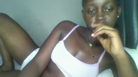 Snapshot of hornybella84 chatting on April 16, 6:14 am Bella online show from April 16, 6:14 am
