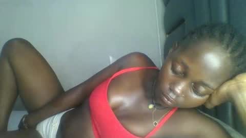 Snapshot of hornybella84 chatting on April 19, 6:46 am Bella online show from April 19, 6:46 am