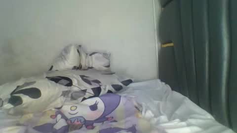 Snapshot of hornybella84 chatting on April 21, 5:58 am Bella online show from April 21, 5:58 am