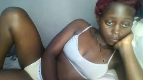 Snapshot of hornybella84 chatting on April 28, 6:07 am Bella online show from April 28, 6:07 am