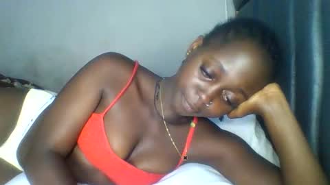 Snapshot of hornybella84 chatting on May 11, 5:21 pm Bella online show from May 11, 5:21 pm