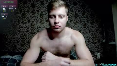 Snapshot of hornyblondieboyy chatting on November 17, 12:55 pm Max online show from November 17, 12:55 pm