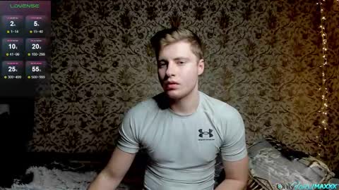 Max online show from December 3, 2:04 pm