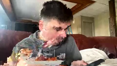 Justin 7 inches online show from November 16, 8:25 pm