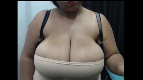 Snapshot of hornyboobs18 chatting on October 18, 7:09 am karen online show from October 18, 7:09 am