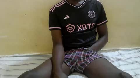 Snapshot of hornyboy9102003 chatting on February 21, 6:53 pm hornyboy9102003 online show from February 21, 6:53 pm