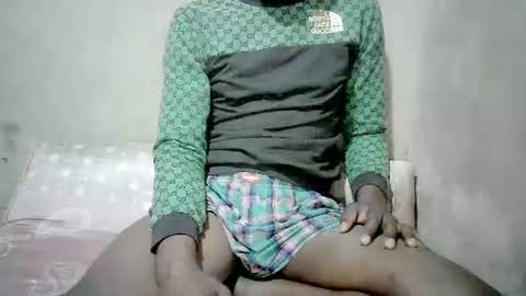 Snapshot of hornyboy9102003 chatting on March 7, 9:12 pm hornyboy9102003 online show from March 7, 9:12 pm