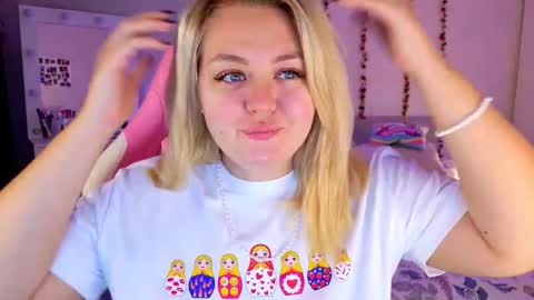 HornyCakee online show from October 8, 9:40 am