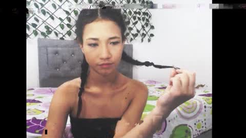 hornychill_ online show from April 7, 4:02 am