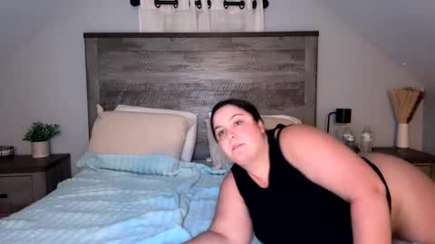 Snapshot of hornycouple123879935 chatting on October 18, 2:36 am BellaBrianx online show from October 18, 2:36 am