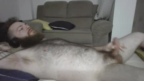 Snapshot of hornyhairy_bi chatting on March 18, 12:58 am Harry online show from March 18, 12:58 am