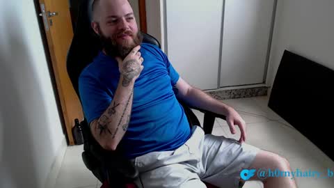 Snapshot of hornyhairy_bi chatting on April 24, 6:43 pm Harry online show from April 24, 6:43 pm