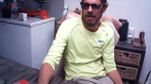 Snapshot of hornyhippies0080 chatting on June 6, 9:03 am Nix D online show from June 6, 9:03 am