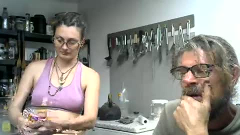 Snapshot of hornyhippies0080 chatting on July 8, 12:42 pm Nix D online show from July 8, 12:42 pm
