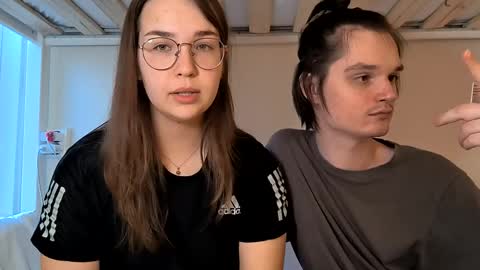Snapshot of hornykitty_x chatting on May 15, 7:43 pm Alisa and Mike online show from May 15, 7:43 pm