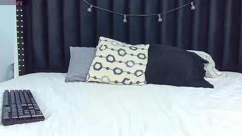 Snapshot of hornylittledaughter chatting on January 28, 5:24 pm Ambar online show from January 28, 5:24 pm