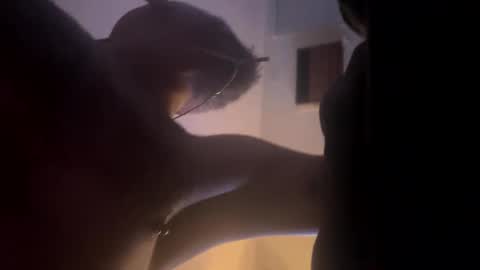 Snapshot of hornyonelooking1 chatting on February 8, 10:50 am hornyonelooking1 online show from February 8, 10:50 am