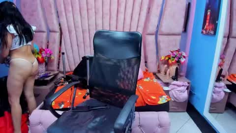 hornyskinny26 online show from November 5, 5:18 am