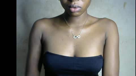 Snapshot of hornyslut_xx chatting on June 20, 7:27 pm Bella online show from June 20, 7:27 pm