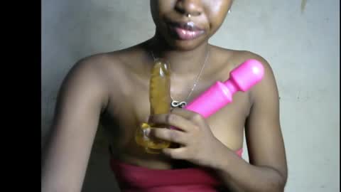 Snapshot of hornyslut_xx chatting on June 21, 7:55 am Bella online show from June 21, 7:55 am