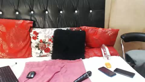 hornysnowie23x online show from October 4, 1:58 am