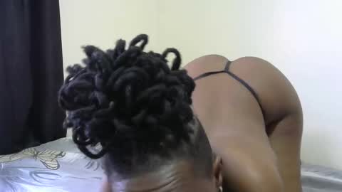 Snapshot of hornysouls01 chatting on February 23, 12:48 pm hornysouls01 online show from February 23, 12:48 pm