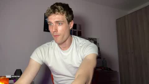 hornytwunk01 online show from April 28, 8:25 pm