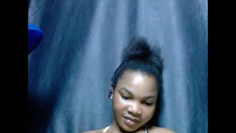 Snapshot of hornyxbum chatting on December 14, 4:01 am hornyxbum online show from December 14, 4:01 am