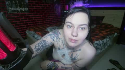 Snapshot of horror_circus chatting on February 5, 11:42 pm Messalina Horror online show from February 5, 11:42 pm